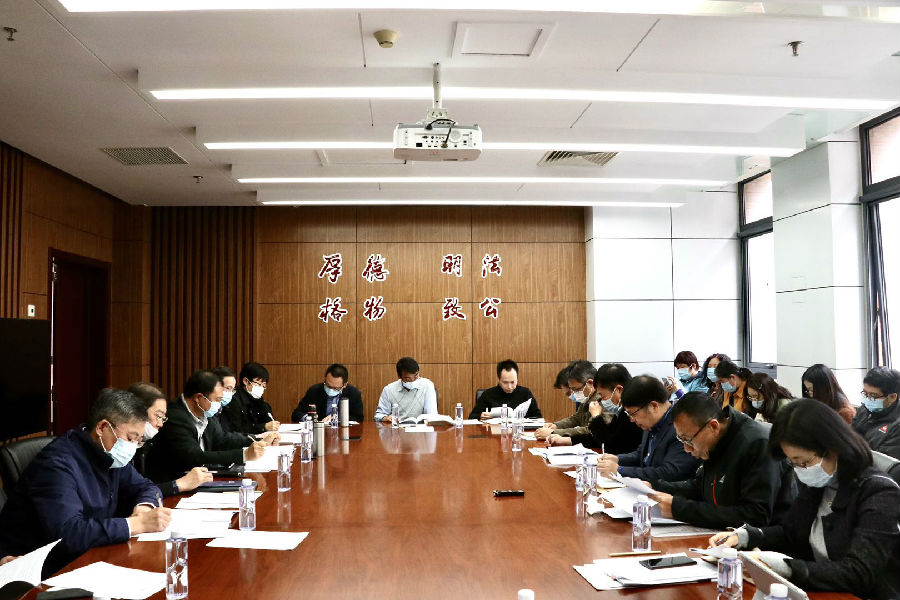 法学院集体照.jpg